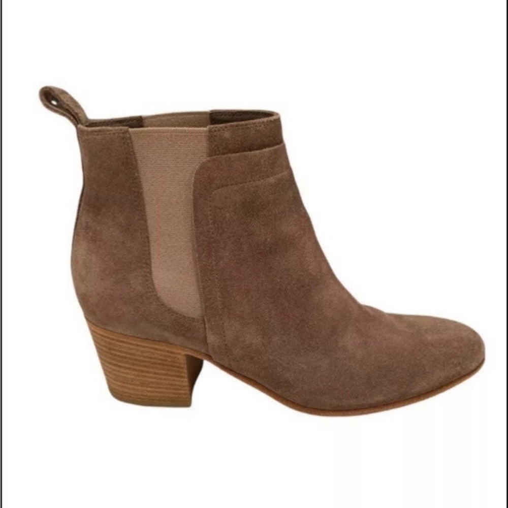 Vince Vero Cuoio Hallie Round Toe Suede Leather Taupe Chelsea Booties Sz 8.5